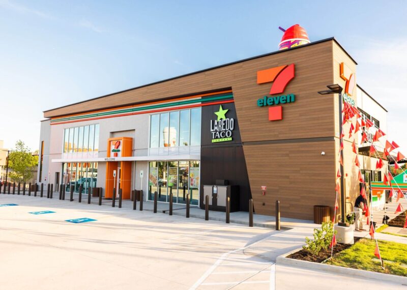 7-11 convenience retail location grand opening